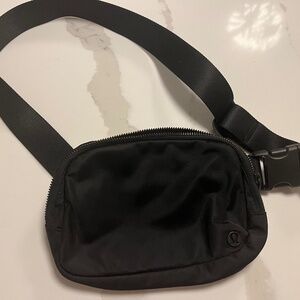Lululemon everywhere bag